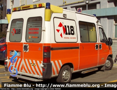 Fiat Ducato II Serie
118 Modena Soccorso
Azienda USL di Modena
Ambulanza "MO1616"

Parole chiave: Fiat Ducato_IISerie_Ambulanza_118 Modena Soccorso