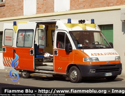 Fiat Ducato II Serie
118 Modena Soccorso
Azienda USL di Modena
Ambulanza "MO1617"
Parole chiave: Fiat Ducato_IISerie_Ambulanza_118 Modena Soccorso