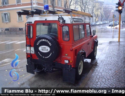 Land Rover Defender 90
Vigili del Fuoco
Distretto di Pergine Valsugana
Corpo Volontario di Palù Fersina (TN)
VF H55 TN
Parole chiave: Land-Rover Defender_90 VFH55TN