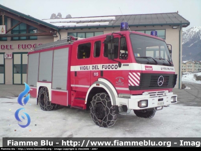 Mercedes-Benz 1227 4x4
Vigili del Fuoco
Unione Distrettuale del Primiero
Corpo Volontario Consorzio del Primiero (TN)
AutoPompaSerbatoio da 3000 litri 9 posti allestimento Rosenbauer
VF B80 TN
Parole chiave: Mercedes-Benz 1227_4x4 VFB80TN