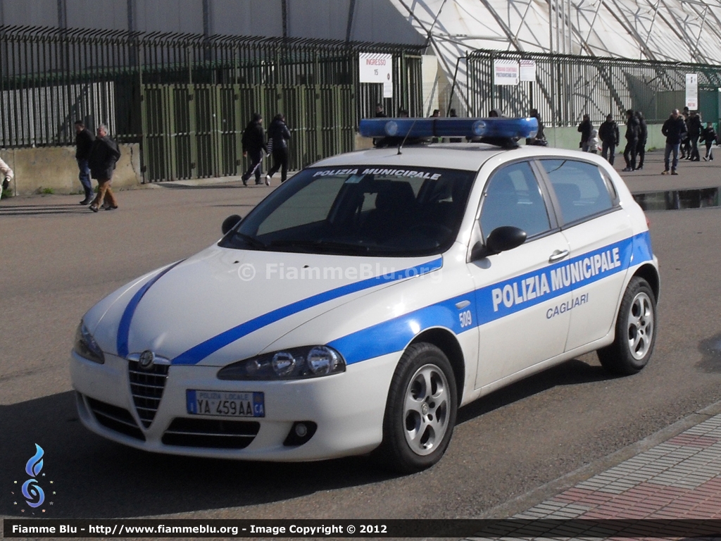 ALFA_ROMEO_147_POLIZIA_MUNICIPALE_CAGLIARI_1_POLIZIA_LOCALE_YA459AA.JPG