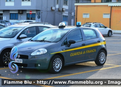 Fiat Grande Punto
Guardia di Finanza
Reparto Operativo Aereonavale
GdiF 602 BE
Parole chiave: Fiat Grande Punto_GdiF602BE