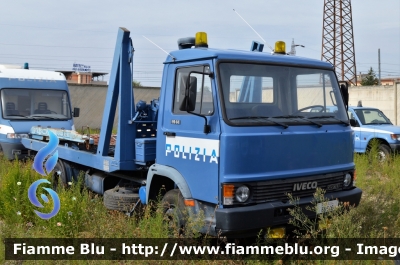 Iveco 95-14
Polizia di Stato
Carro soccorso
POLIZIA 68546
allestimento Farid
Parole chiave: Iveco 95-14_POLIZIA68546