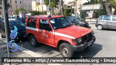 Mitsubishi Pajero Swb II serie
Vigili del Fuoco
Comando Provinciale di Bari
VF 20505
Parole chiave: Mitsubishi Pajero_Swb_IIserie