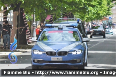 Bmw 318 Touring F31 III restyle
Polizia di Stato
Polizia Stradale
Allestimento Focaccia
Decorazione Grafica Artlantis
POLIZIA M3627
in scorta al Giro d'Italia 2021
Parole chiave: Bmw 318 Touring F31_III restyle_