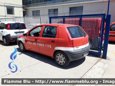 Fiat Punto II serie
Vigili del Fuoco
Comando Provinciale di Bari
VF 21022
Parole chiave: Fiat Punto_II serie_VF21022