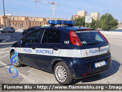 Fiat Grande Punto
Polizia Locale
Comune di Bari
POLIZIA LOCALE YA 384 AK
autovettura dotata di cellula di sicurezza
Parole chiave: Fiat Grande Punto_POLIZIALOCALEYA384AK