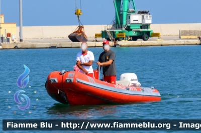 Battello Pneumatico
Vigili del Fuoco
Comando Provinciale di Bari
Nucleo Salvamento Subacqueo e Acquatico
Parole chiave: Battello Pneumatico