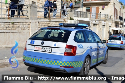 Skoda Octavia Wagon V serie
Polizia di Stato
Polizia Stradale
Allestimento Focaccia
Decorazione Grafica Artlantis
POLIZIA M4711
in scorta al Giro d'Italia 2020
Parole chiave: Skoda Octavia Wagon_V serie_POLIZIAM4711