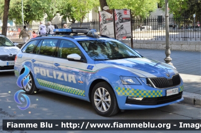 Skoda Octavia Wagon V serie
Polizia di Stato
Polizia Autostradale in servizio sulla rete Autostrade per l'Italia SPA
Allestimento Focaccia
Decorazione Grafica Artlantis
con nuova decorazione
POLIZIA M4876
Parole chiave: Skoda Octavia Wagon_V serie_POLIZIAM4876