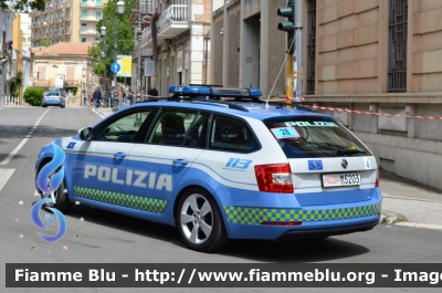 Skoda Octavia Wagon V serie
Polizia di Stato
Polizia Stradale
Allestimento Focaccia
Decorazione Grafica Artlantis
POLIZIA M5203
in scorta al Giro d'Italia 2021
Vettura "4"
Parole chiave: Skoda Octavia Wagon_V serie_POLIZIAM5203_giro italia 2021