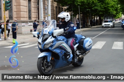 Yamaha FJR 1300 II serie
Polizia di Stato
Polizia Stradale
Allestimento Elevox
POLIZIA G3082
in scorta al Giro d'Italia 2021
Moto "16"
Parole chiave: Yamaha FJR 1300_II serie_POLIZIAG3082_giro italia 2021