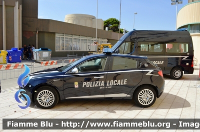 Alfa Romeo Nuova Giulietta restyle
Polizia Locale
Comune di Bari
POLIZIA LOCALE YA 236 AG
Parole chiave: Alfa-Romeo Nuova Giulietta_restyle_POLIZIALOCALEYA236AG