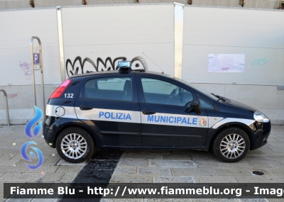 Fiat Grande Punto
Polizia Locale
Comune di Bari
POLIZIA LOCALE YA 382 AK
Parole chiave: Fiat Grande Punto_POLIZIALOCALEYA382AK