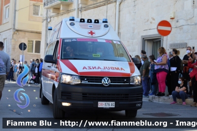 Volkswagen Transporter T6
Croce Rossa Italiana
Comitato Locale di Lipomo CO
Allestita Aricar
CRI 376 AG
In scorta al Giro d'Italia 2020
Parole chiave: Volkswagen Transporter T6_CRI376AG_ambulanza