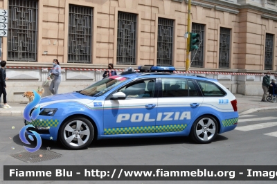 Skoda Octavia Wagon V serie
Polizia di Stato
Polizia Stradale
Allestimento Focaccia
Decorazione Grafica Artlantis
POLIZIA M5203
in scorta al Giro d'Italia 2021
Vettura "4"
Parole chiave: Skoda Octavia Wagon_V serie_POLIZIAM5203_giro italia 2021