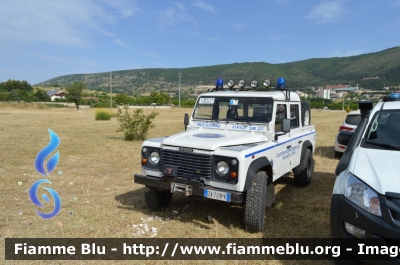 Land Rover Defender 110
Protezione Civile S.O.S. S.M.27
San Marco in Lamis (FG)
Parole chiave: Land Rover Defender 110