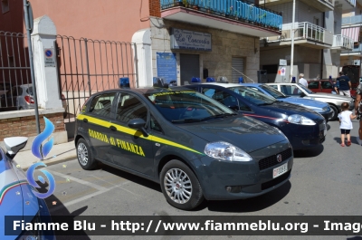 Fiat Grande Punto
Guardia di Finanza
GdiF 006 BJ
Parole chiave: Fiat Grande Punto_GdiF006BJ