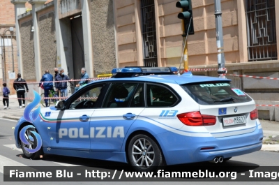 Bmw 318 Touring F31 III restyle
Polizia di Stato
Polizia Stradale
Allestimento Focaccia
Decorazione Grafica Artlantis
POLIZIA M3627
in scorta al Giro d'Italia 2021
Parole chiave: Bmw 318 Touring F31_III restyle_