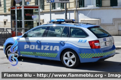 Skoda Octavia Wagon V serie
Polizia di Stato
Polizia Stradale
Allestimento Focaccia
Decorazione Grafica Artlantis
POLIZIA M5250
Parole chiave: Skoda Octavia Wagon_V serie_POLIZIAM5250