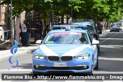 Bmw 318 Touring F31 III restyle
Polizia di Stato
Polizia Stradale
Allestimento Focaccia
Decorazione Grafica Artlantis
POLIZIA M3627
in scorta al Giro d'Italia 2021
Parole chiave: Bmw 318 Touring F31_III restyle_