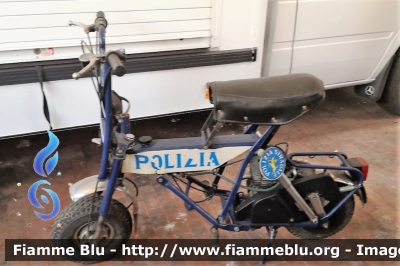 Ciclomotore Di Blasi R7
Polizia di Stato
Polizia Stradale

Motociclo Storico conservato presso Autocentro di Napoli
Parole chiave: Ciclomotore Di Blasi R7