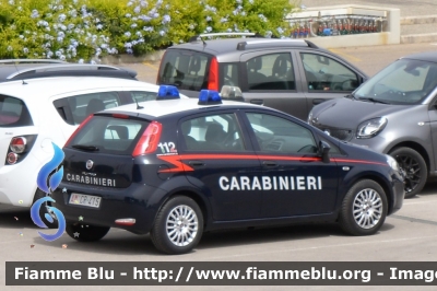 Fiat Punto VI serie
Carabinieri
Polizia Militare presso Aeronautica Militare
AM CR 415
Parole chiave: Fiat Punto_VI serie_AMCR415