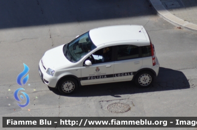 Fiat Nuova Panda I serie
Polizia Locale Barletta
Nucleo Polizia Ambientale
Parole chiave: Fiat Nuova Panda_I serie