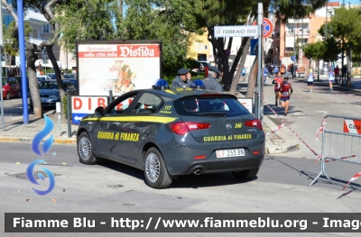 Alfa Romeo Nuova Giulietta restyle
Guardia di Finanza
Seconda Fornitura
GdiF 253 BN
Parole chiave: Alfa-Romeo Nuova Giulietta_restyle_GdiF253BN