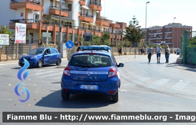 Renault Clio IV serie
Polizia Municipale Molfetta
POLIZIA LOCALE YA007AJ
Parole chiave: Renault Clio_IV serie_POLIZIALOCALEYA007AJ