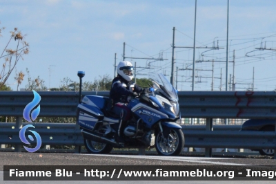 Bmw R1200RT II serie
Polizia di Stato
Polizia Stradale
Parole chiave: Bmw R1200RT II serie