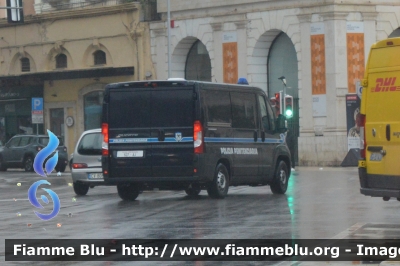 Fiat Ducato X290
Polizia Penitenziaria
Servizio Traduzioni e Piantonamenti
Minibus Trasporto Detenuti
POLIZIA PENITENZIARIA 627 AJ
Parole chiave: Fiat Ducato X290_POLIZIAPENITENZIARIA627AJ