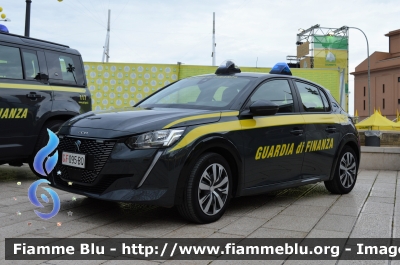 Peugeot e-208
Guardia di Finanza
Allestimento Focaccia
Decorazione Grafica Artlantis
GdiF 095 BQ
Parole chiave: Peugeot e-208_GdiF095BQ