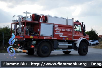 Mercedes-Benz Unimog U5023
Vigili del Fuoco
Allestimento Telaio Bai
Modulo AIB Divitec/Rosenfire
VF 32202
Parole chiave: Mercedes-Benz Unimog U5023_VF32202