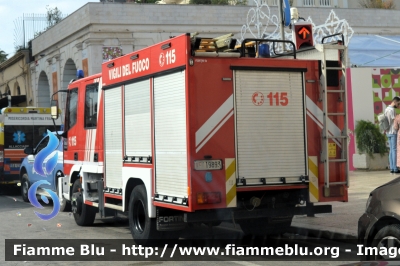 Iveco CityEuroFire 100E21 I serie
Vigili del Fuoco
Comando Provinciale di Bari
AutoPompaSerbatoio allestimento Iveco-Magirus
ricondizionato Fortini
VF 19893
Parole chiave: Iveco CityEuroFire 100E21_I serie_ VF19893