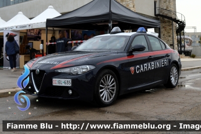 Alfa Romeo Nuova Giulia
Carabinieri
Nucleo Operativo Radiomobile
Allestimento FCA
CC EL 635
Parole chiave: Alfa-Romeo Nuova Giulia_FieraDelLevante2024_CCEL635