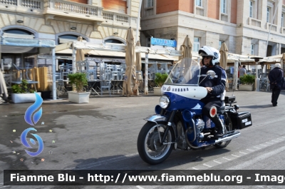 Moto Guzzi 850 GT
Polizia Municipale
Comune di Napoli
veicolo storico
Parole chiave: Moto Guzzi 850 GT