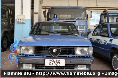 Alfa Romeo Nuova Giulietta
Polizia di Stato
Squadra Volante
POLIZIA 64923

Automezzo Storico conservato presso Autocentro di Foggia
Parole chiave: Alfa-Romeo Nuova Giulietta_POLIZIA64923