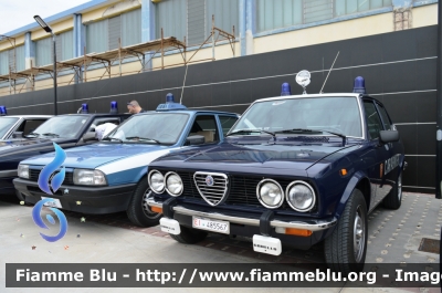 Alfa Romeo Alfetta I serie
Carabinieri
EI 485567
Club Alfisti in Pattuglia
Parole chiave: Alfa-Romeo Alfetta_I serie_EI485567