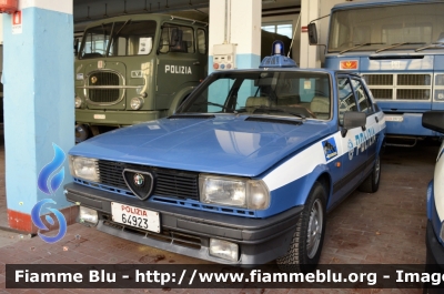 Alfa Romeo Nuova Giulietta
Polizia di Stato
Squadra Volante
POLIZIA 64923

Automezzo Storico conservato presso Autocentro di Foggia
Parole chiave: Alfa-Romeo Nuova Giulietta_POLIZIA64923