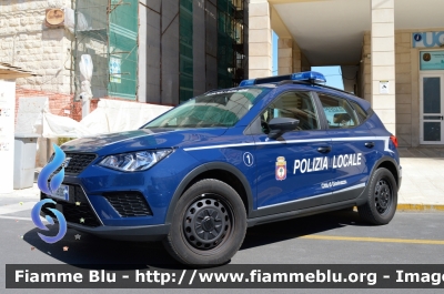 Seat Arona
Polizia Locale
Comune di Giovinazzo (Ba)
Auto 1
allestimento Ciabilli
Parole chiave: Seat Arona