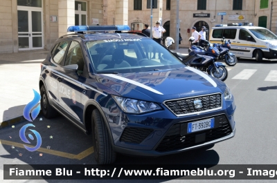 Seat Arona
Polizia Locale
Comune di Giovinazzo (Ba)
Auto 1
allestimento Ciabilli
Parole chiave: Seat Arona