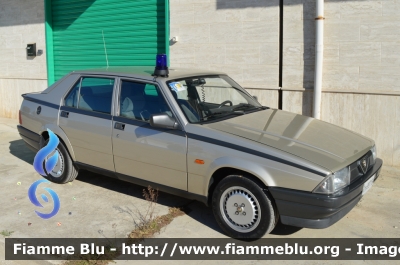 Alfa Romeo 75 II serie
Polizia di Stato
POLIZIA 79258
targa di copertura Roma 99716W
Club Alfisti in Pattuglia
Parole chiave: Alfa-Romeo 75 _II serie_POLIZIA79258