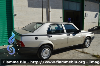 Alfa Romeo 75 II serie
Polizia di Stato
POLIZIA 79258
targa di copertura Roma 99716W
Club Alfisti in Pattuglia
Parole chiave: Alfa-Romeo 75 _II serie_POLIZIA79258