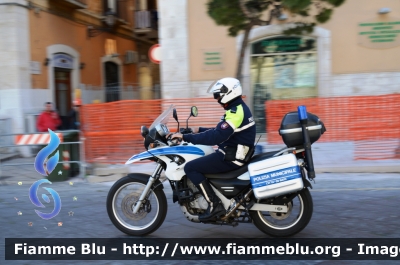 BMW F650G
Polizia Locale
Comune di Bari
Parole chiave: BMW F650G