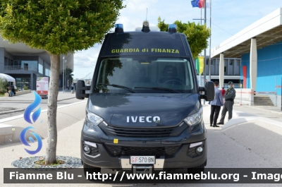 Iveco Daily VI serie
Guardia di Finanza
Nucleo Sommozzatori
Allestimento GB Barberi
GdiF 570 BN
Parole chiave: Iveco Daily_VI serie_GdiF570BN