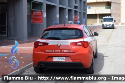 Alfa Romeo Nuova Giulietta restyle
Vigili del Fuoco
Direzione Regionale Puglia
VF 27936
Parole chiave: Alfa-Romeo Nuova Giulietta_restyle_VF27936