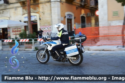 BMW F650G
Polizia Locale
Comune di Bari
POLIZIA LOCALE YA 00061
Parole chiave: BMW F650G_POLIZIALOCALEYA00061