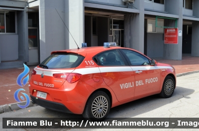 Alfa Romeo Nuova Giulietta restyle
Vigili del Fuoco
Direzione Regionale Puglia
VF 27936
Parole chiave: Alfa-Romeo Nuova Giulietta_restyle_VF27936