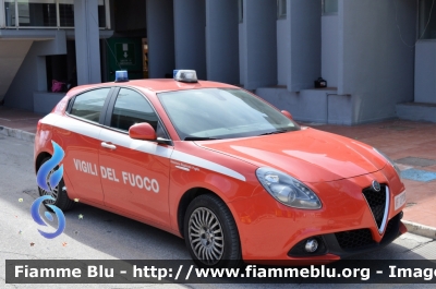 Alfa Romeo Nuova Giulietta restyle
Vigili del Fuoco
Direzione Regionale Puglia
VF 27936
Parole chiave: Alfa-Romeo Nuova Giulietta_restyle_VF27936